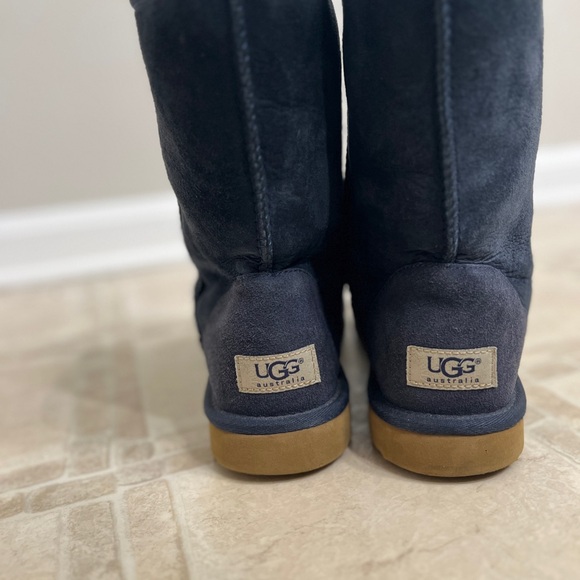 UGG Classic Short II Boot Size 9 - Picture 2 of 7